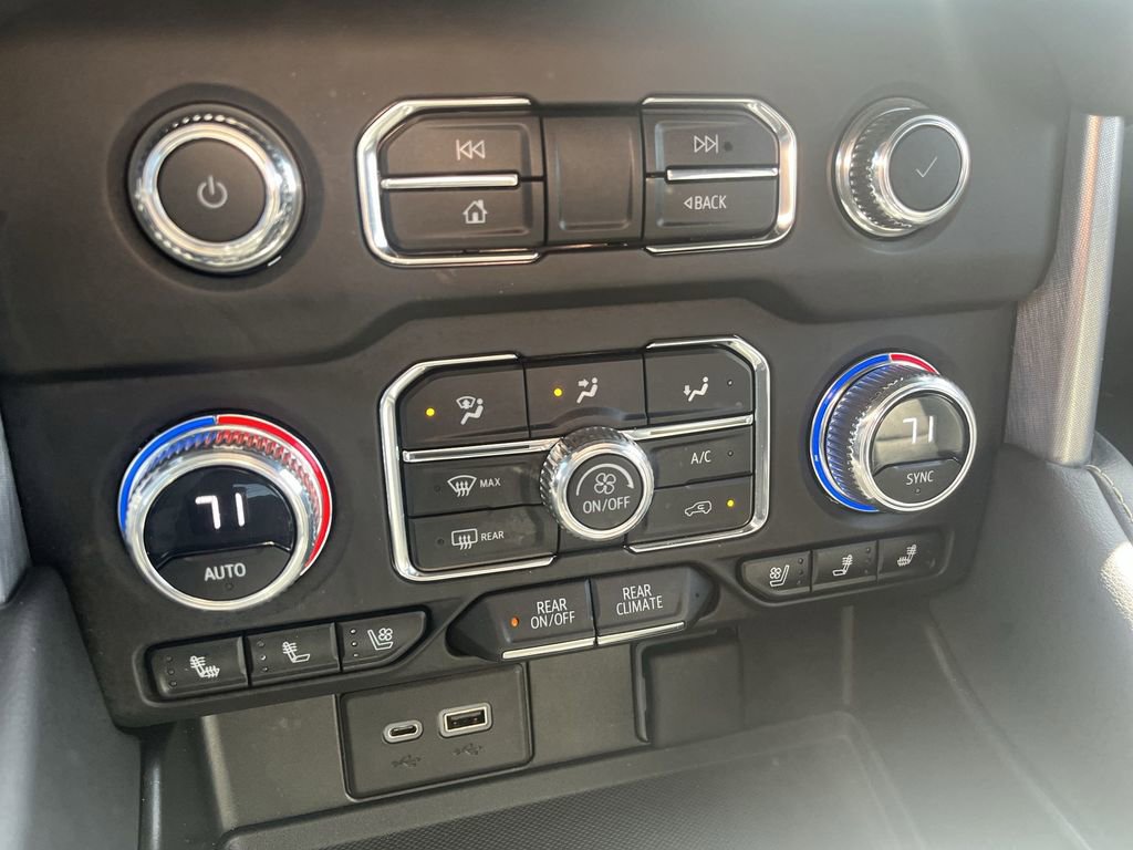 Used 2023 GMC Yukon SLT w/ SLT Luxury Package AWD/4WD image 11