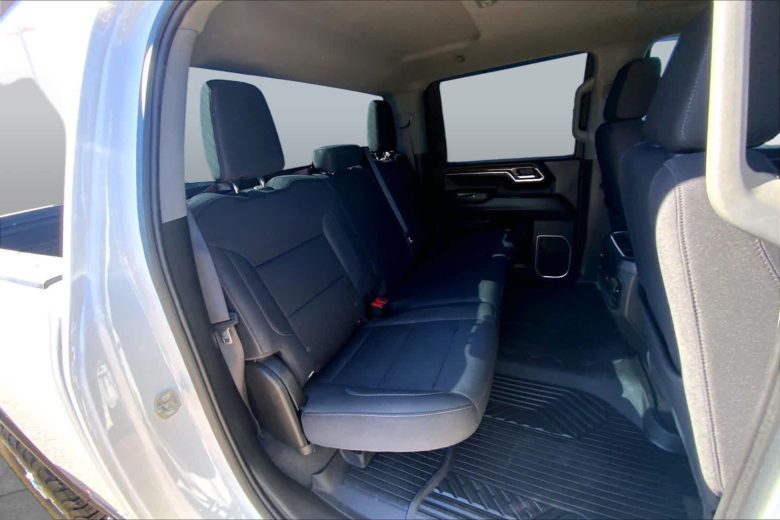Used 2024 Chevrolet Silverado 2500 LT AWD/4WD image 20