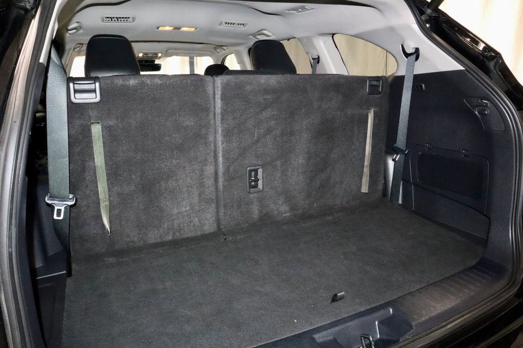 Used 2023 Toyota Highlander XLE AWD/4WD image 16