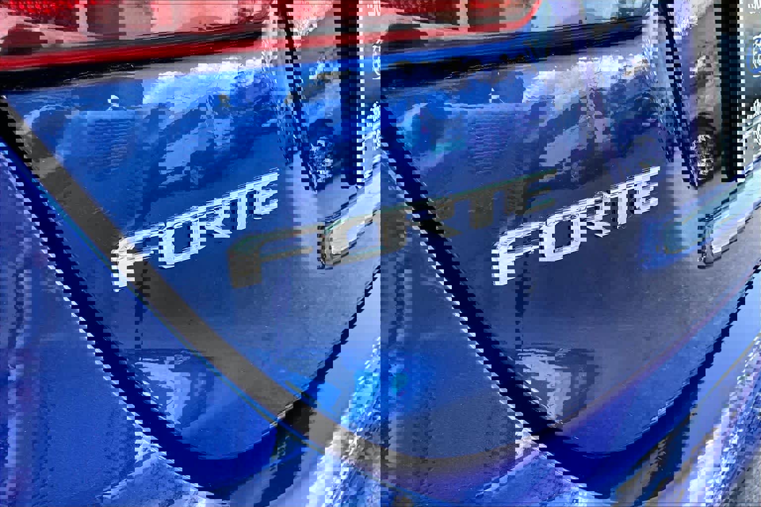 Used 2019 Kia Forte LXS FWD image 14