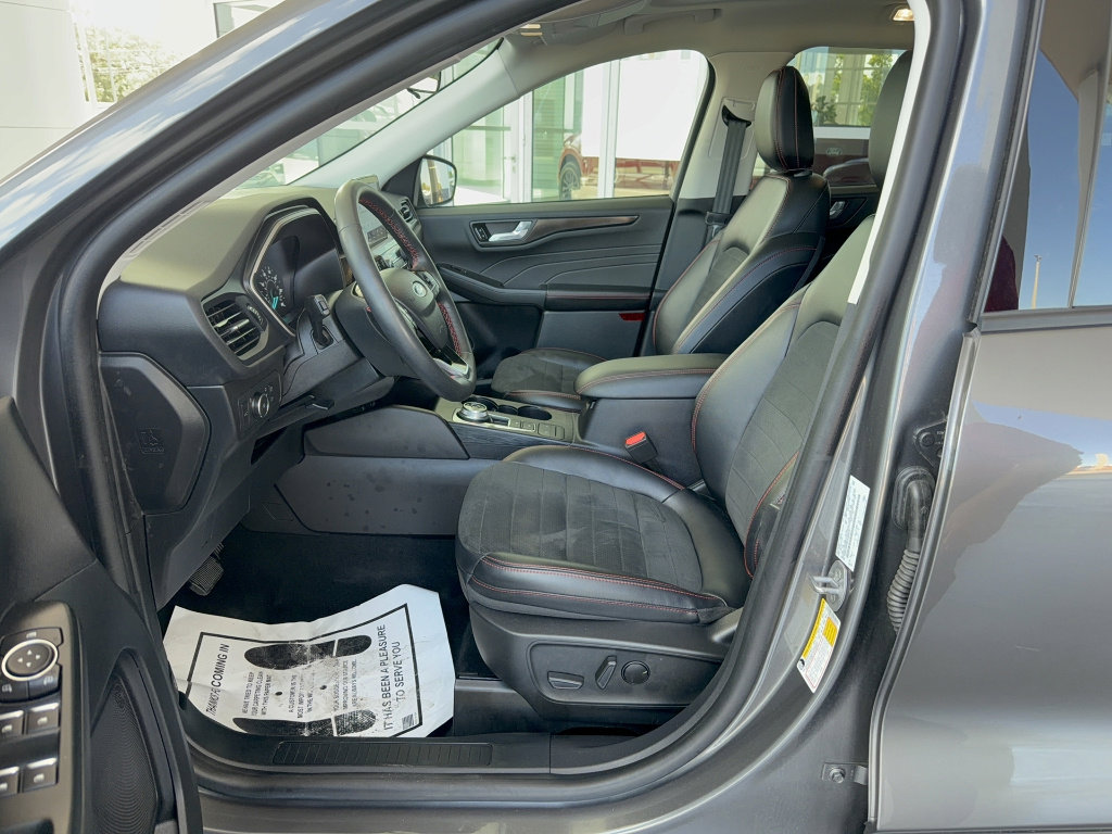 Certified 2022 Ford Escape SEL w/ SEL Stealth AWD Package image 12