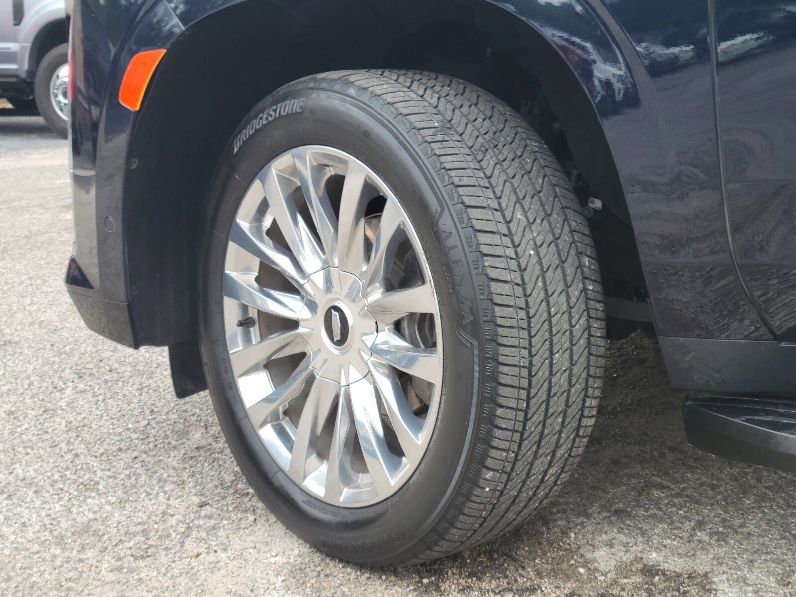 Used 2022 Cadillac Escalade Premium Luxury image 32