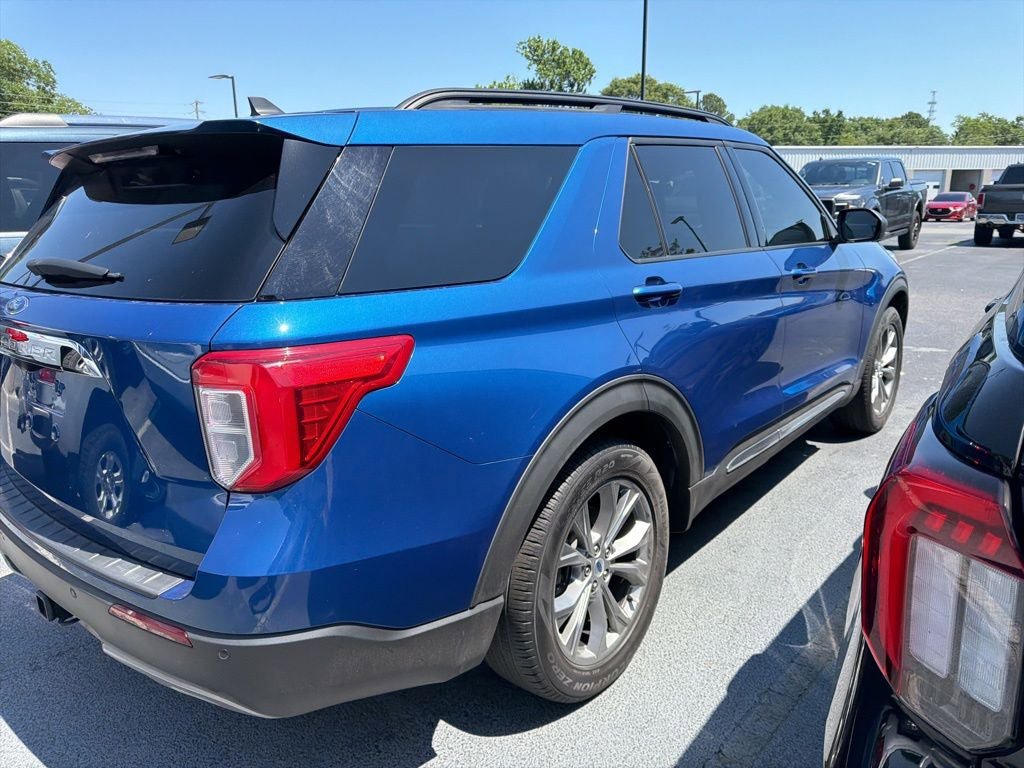 Certified 2023 Ford Explorer XLT w/ Equipment Group 202A RWD image 6