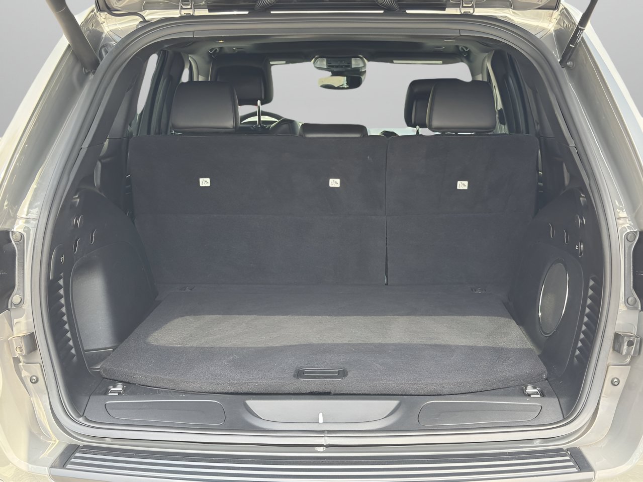 Used 2021 Jeep Grand Cherokee Laredo X AWD/4WD image 8