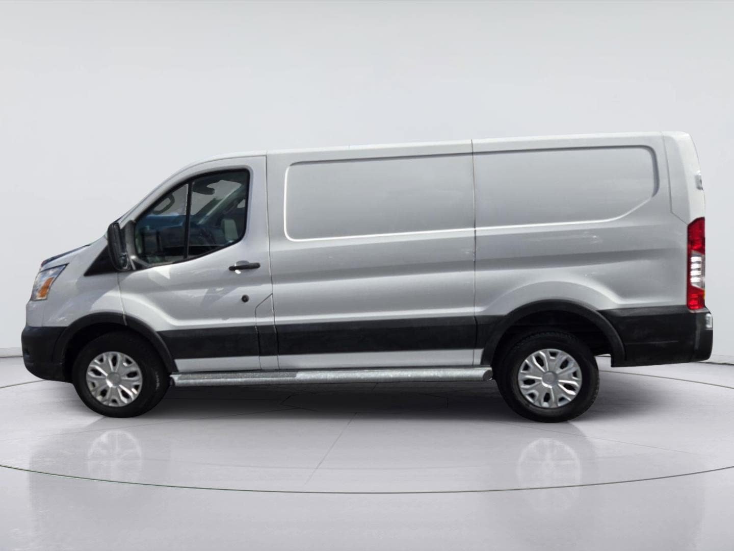 Certified 2022 Ford Transit 250 Low Roof w/ Exterior Upgrade Package RWD image 5