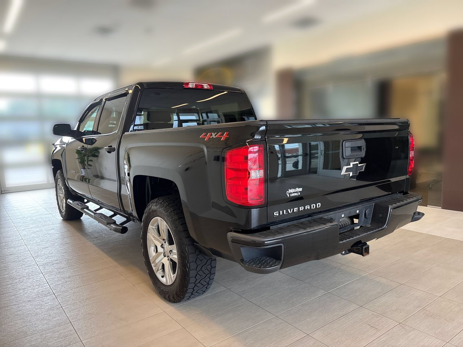 Used 2018 Chevrolet Silverado 1500 Custom w/ Custom Value Package AWD/4WD image 2