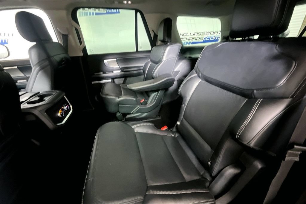 Certified 2025 Ford Expedition Platinum AWD/4WD image 21