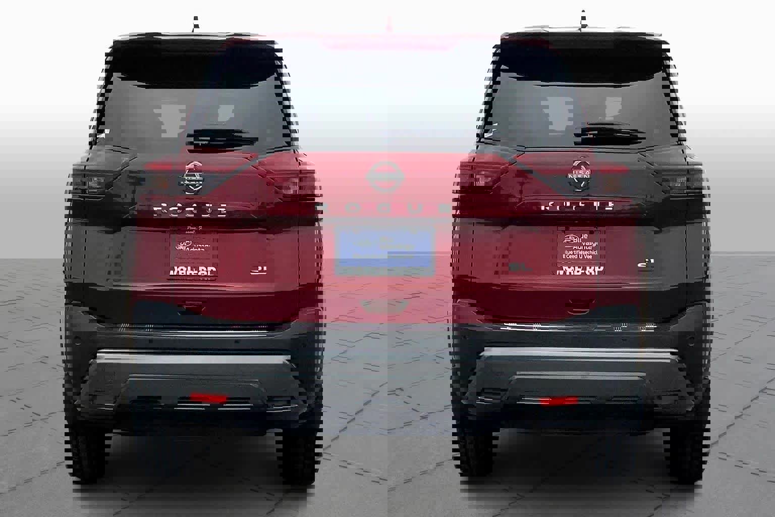 Used 2023 Nissan Rogue SL w/ SL Premium Package image 2