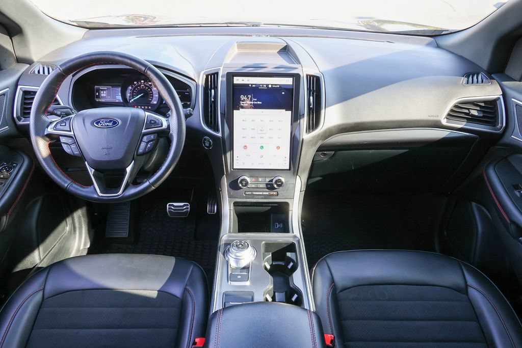 Certified 2024 Ford Edge ST-Line w/ Class II Trailer Tow Package AWD/4WD image 5