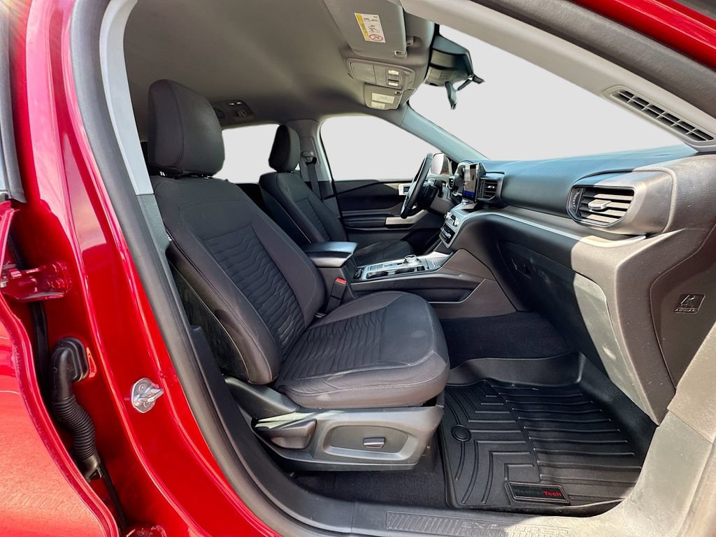 Certified 2020 Ford Explorer XLT RWD image 28