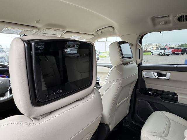 Certified 2023 Ford Explorer Platinum w/ Technology Package AWD/4WD image 17