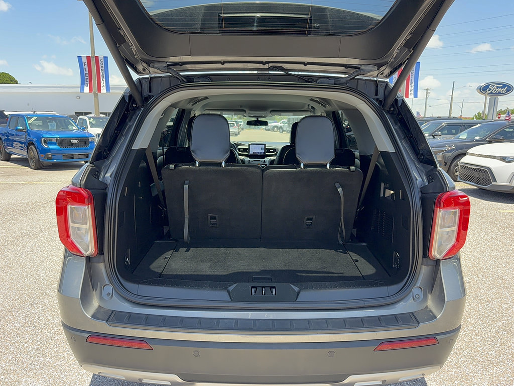 Certified 2022 Ford Explorer XLT w/ Equipment Group 202A RWD image 7