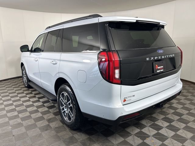 Certified 2025 Ford Expedition Active AWD/4WD image 4
