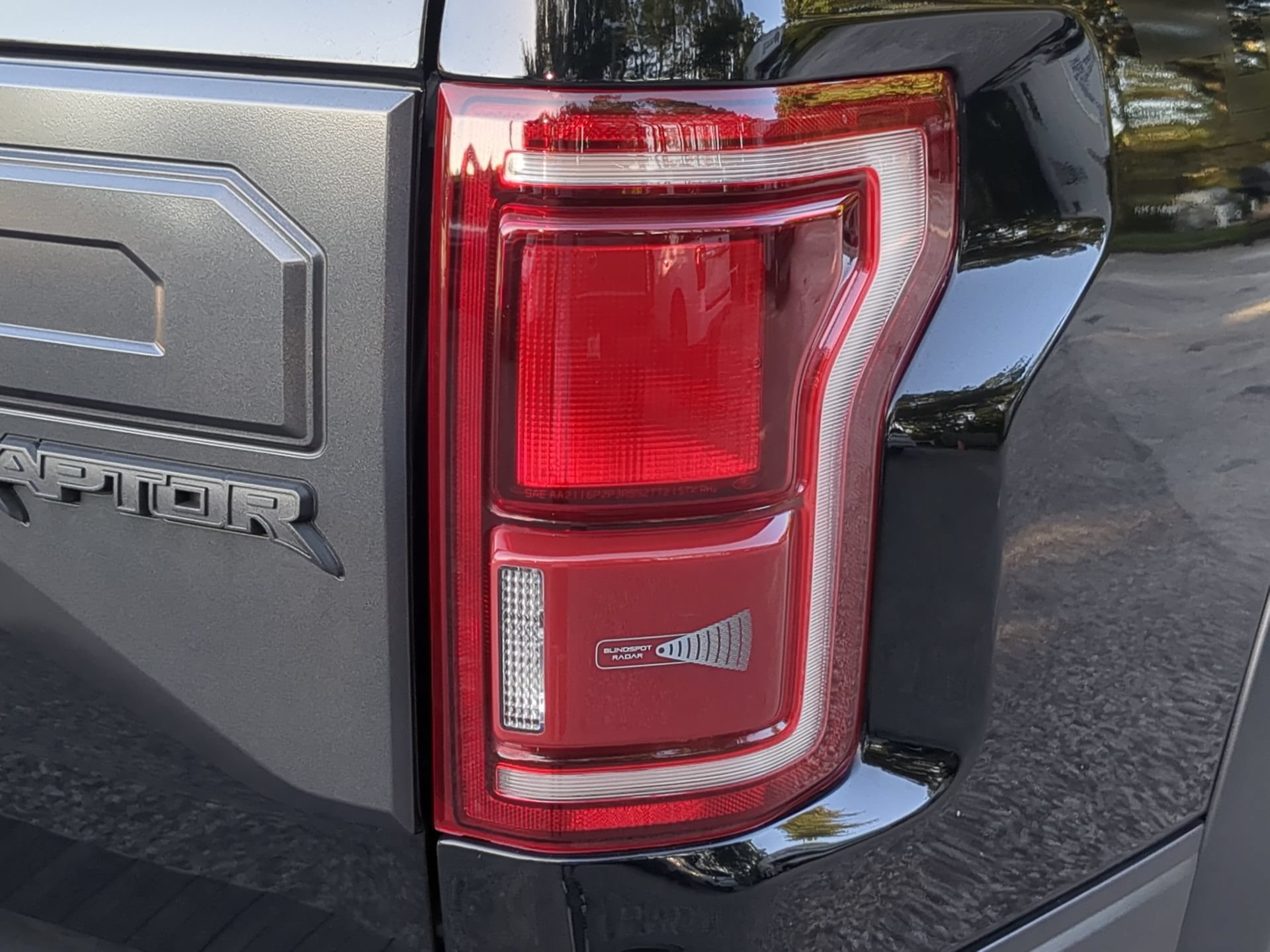 Certified 2018 Ford F150 Raptor w/ Equipment Group 802A Luxury AWD/4WD image 45