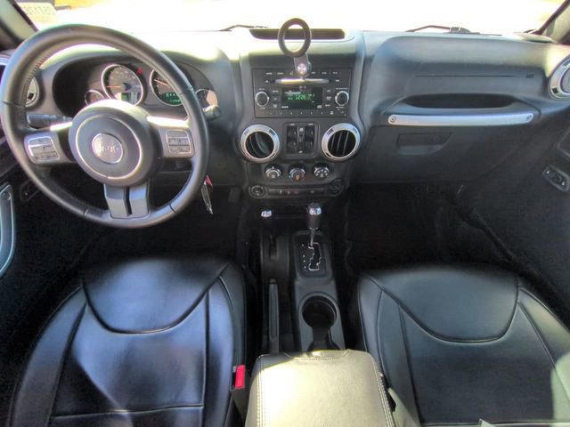 Used 2018 Jeep Wrangler Unlimited Sahara w/ Connectivity Group image 15