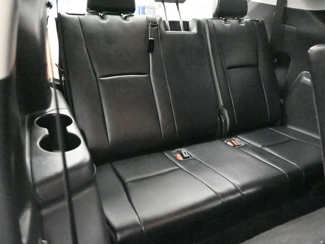 Used 2021 Toyota Highlander XLE AWD/4WD image 28