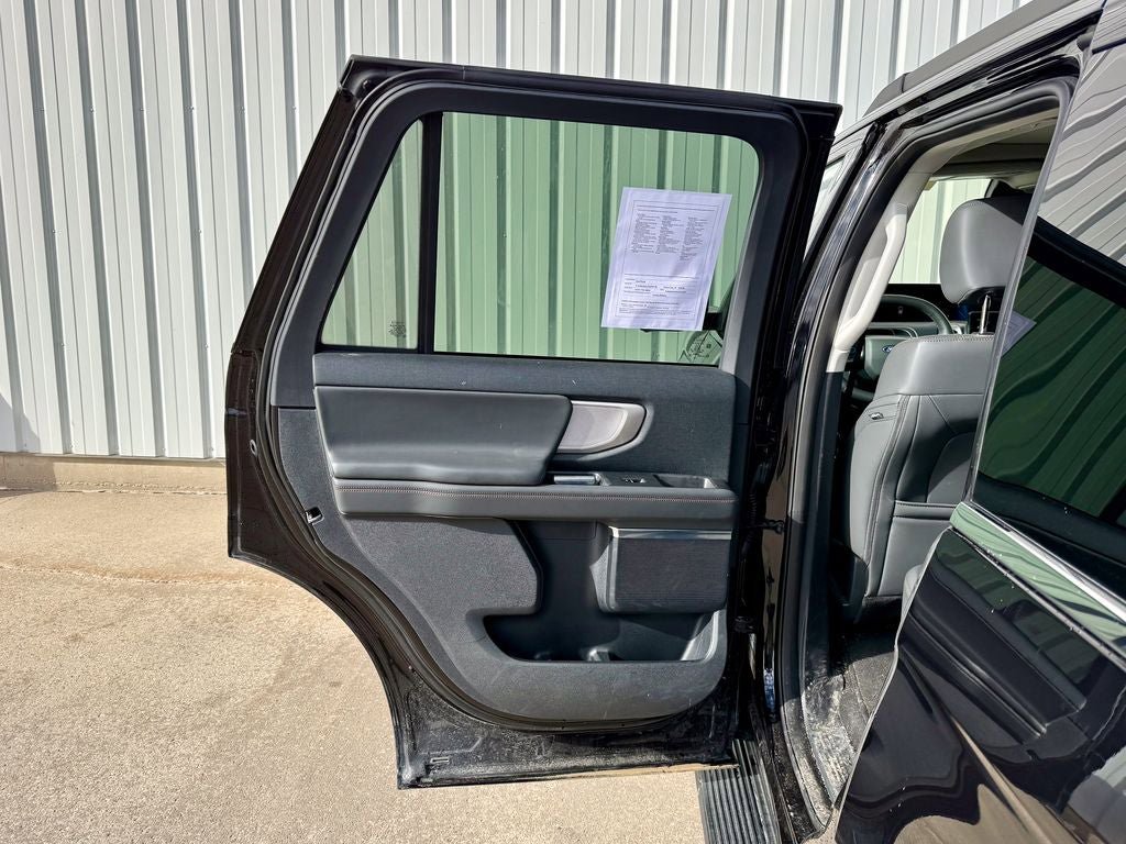 Certified 2025 Ford Expedition Active AWD/4WD image 16