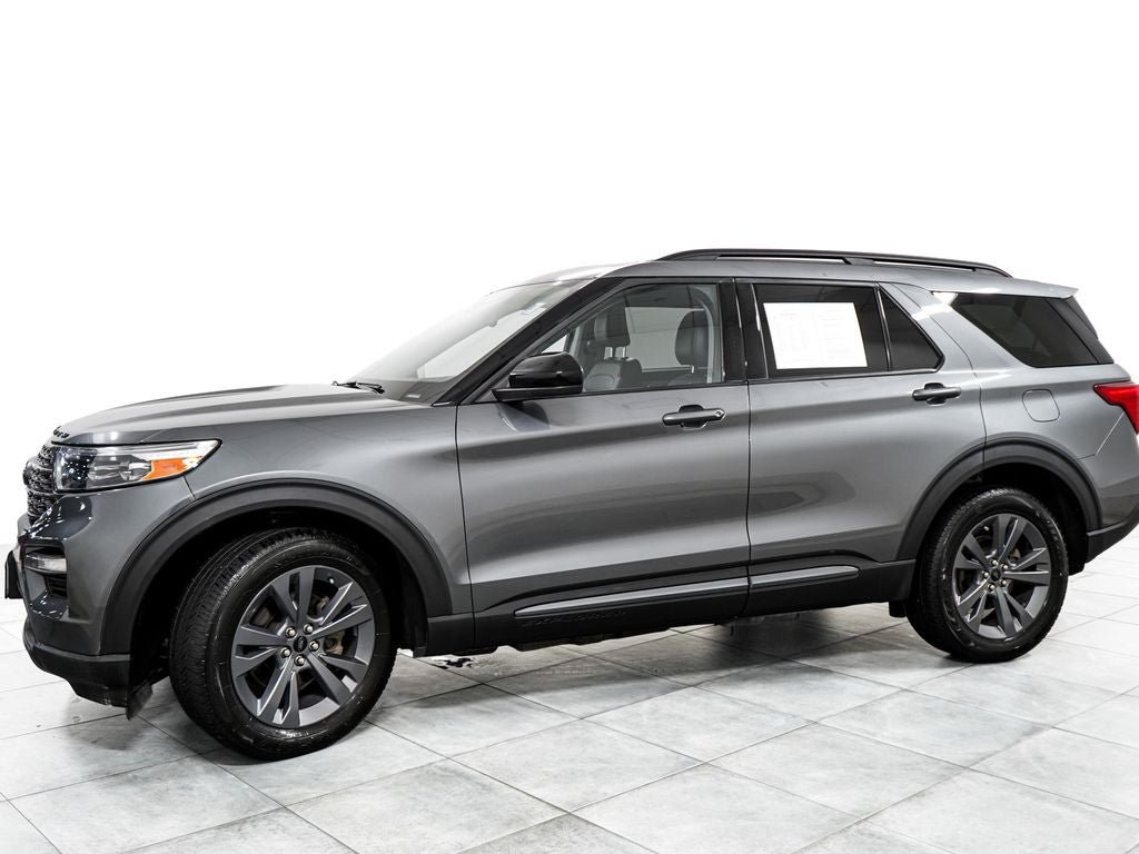 Certified 2023 Ford Explorer XLT w/ Equipment Group 202A AWD/4WD image 4