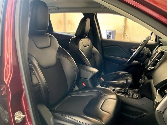 Used 2020 Jeep Cherokee Latitude Plus AWD/4WD image 7