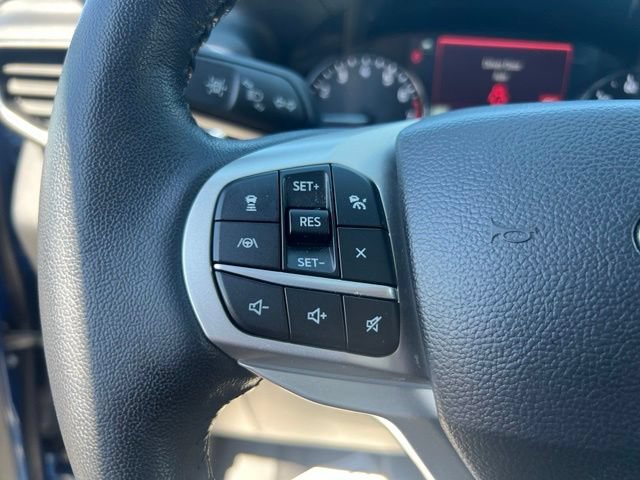 Certified 2022 Ford Explorer XLT w/ Equipment Group 202A AWD/4WD image 8