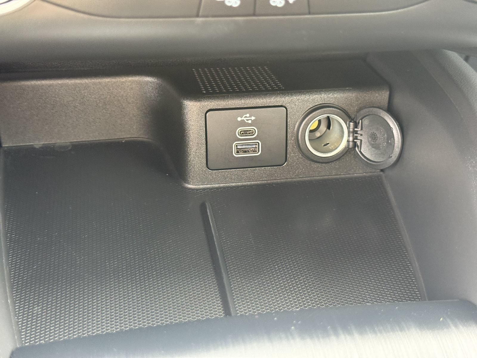 Certified 2025 Ford Escape Active FWD image 28