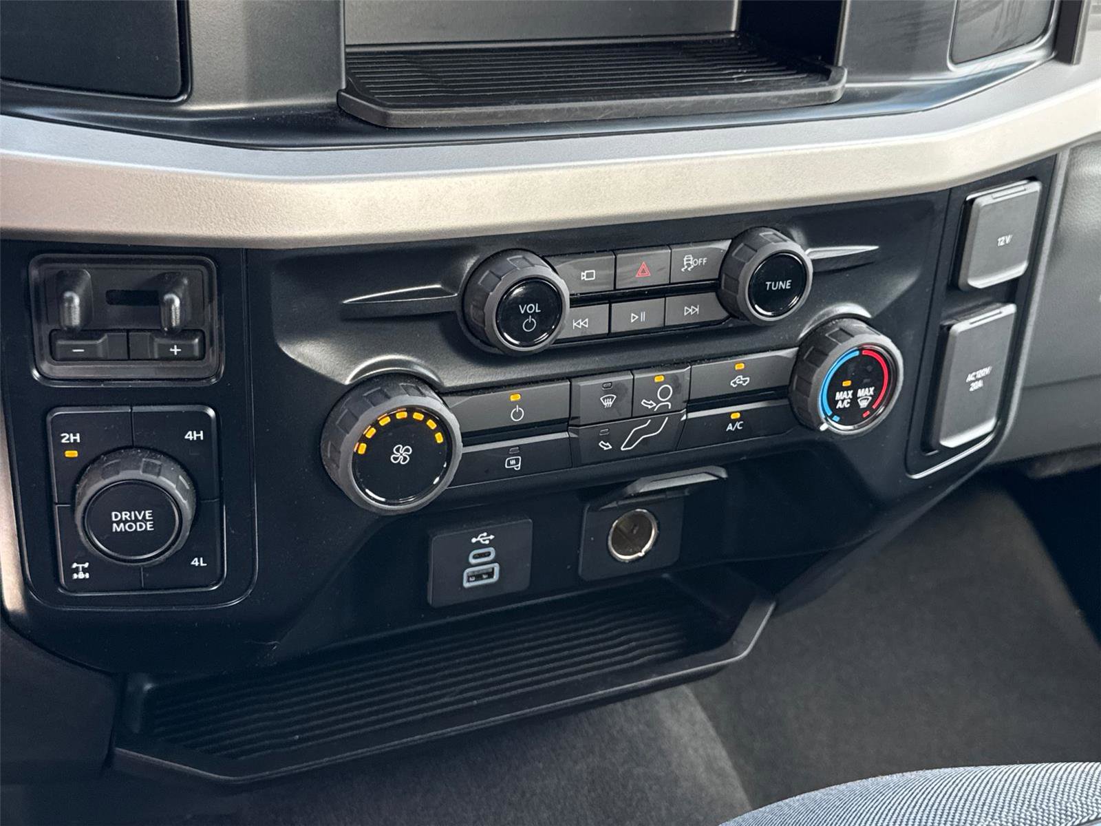 Certified 2025 Ford F250 XL w/ STX Appearance Package AWD/4WD image 30