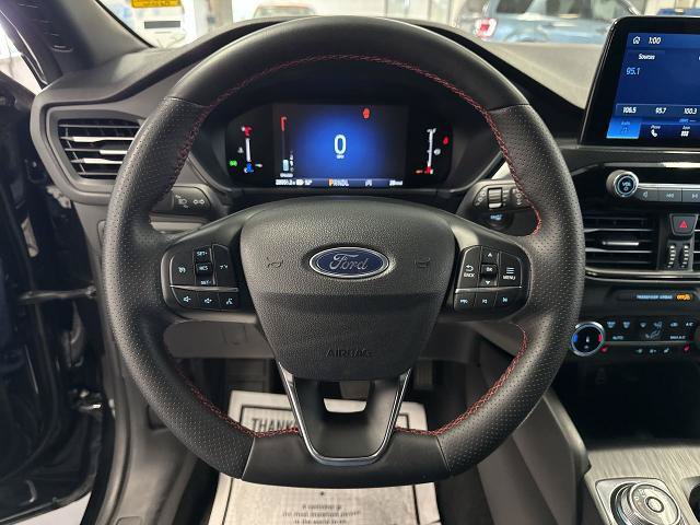 Certified 2025 Ford Escape ST-Line Select AWD/4WD image 16
