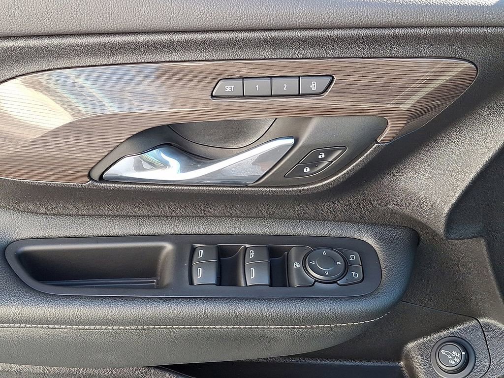 Used 2024 GMC Terrain Denali w/ Denali Premium Package image 12