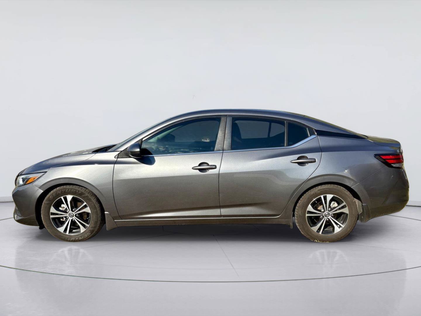 Used 2022 Nissan Sentra SV FWD image 4