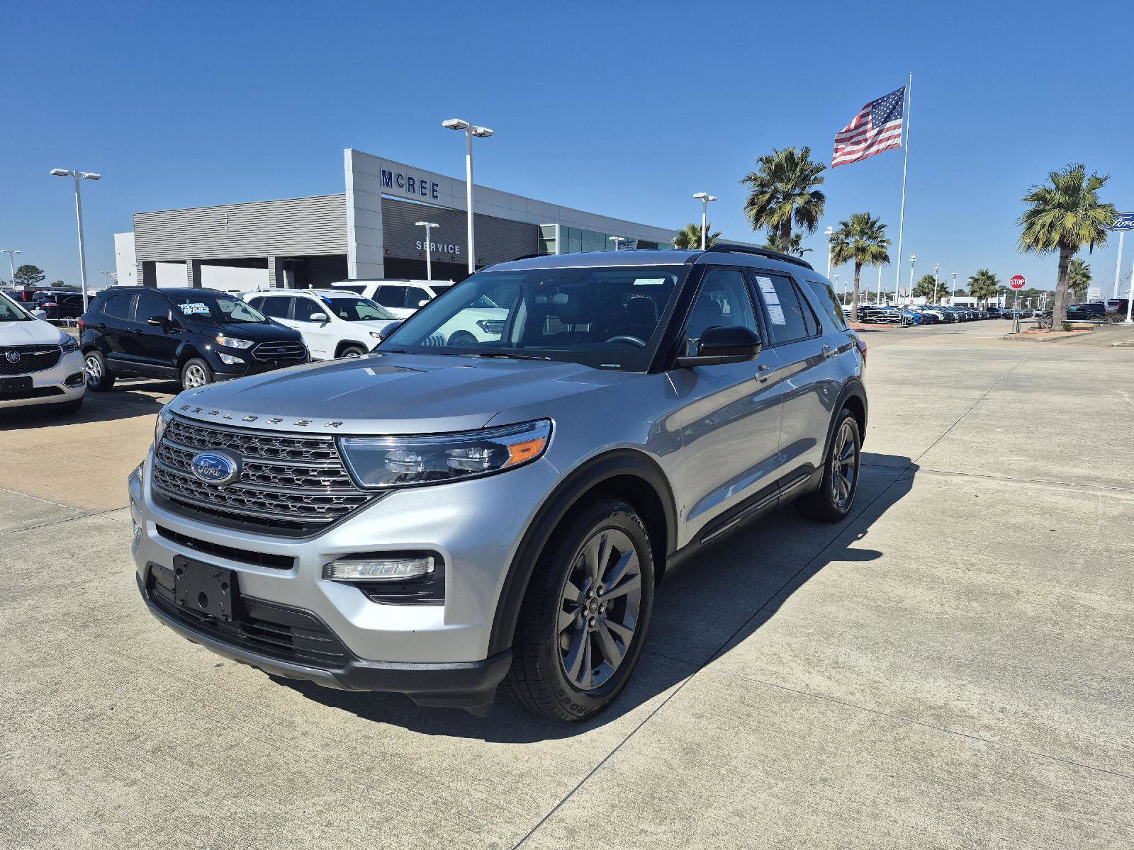 Certified 2022 Ford Explorer XLT w/ Equipment Group 202A image 1