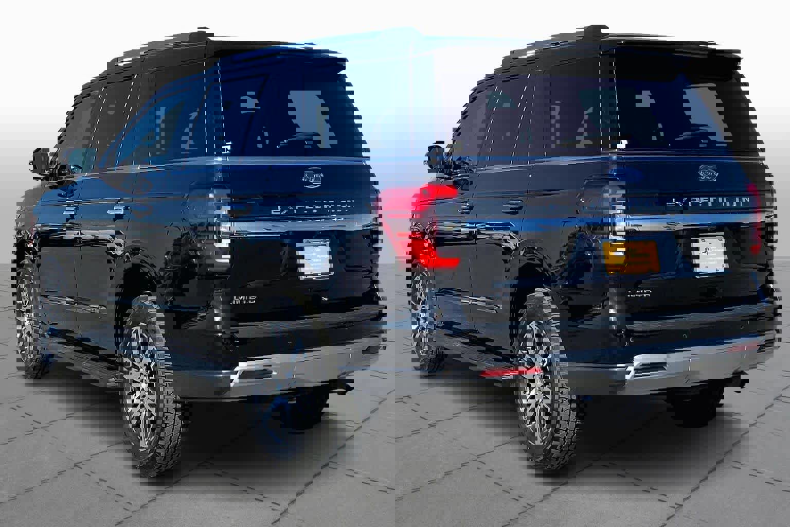 Certified 2024 Ford Expedition Limited image 4