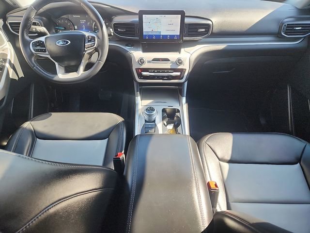 Certified 2023 Ford Explorer XLT w/ Equipment Group 202A AWD/4WD image 8