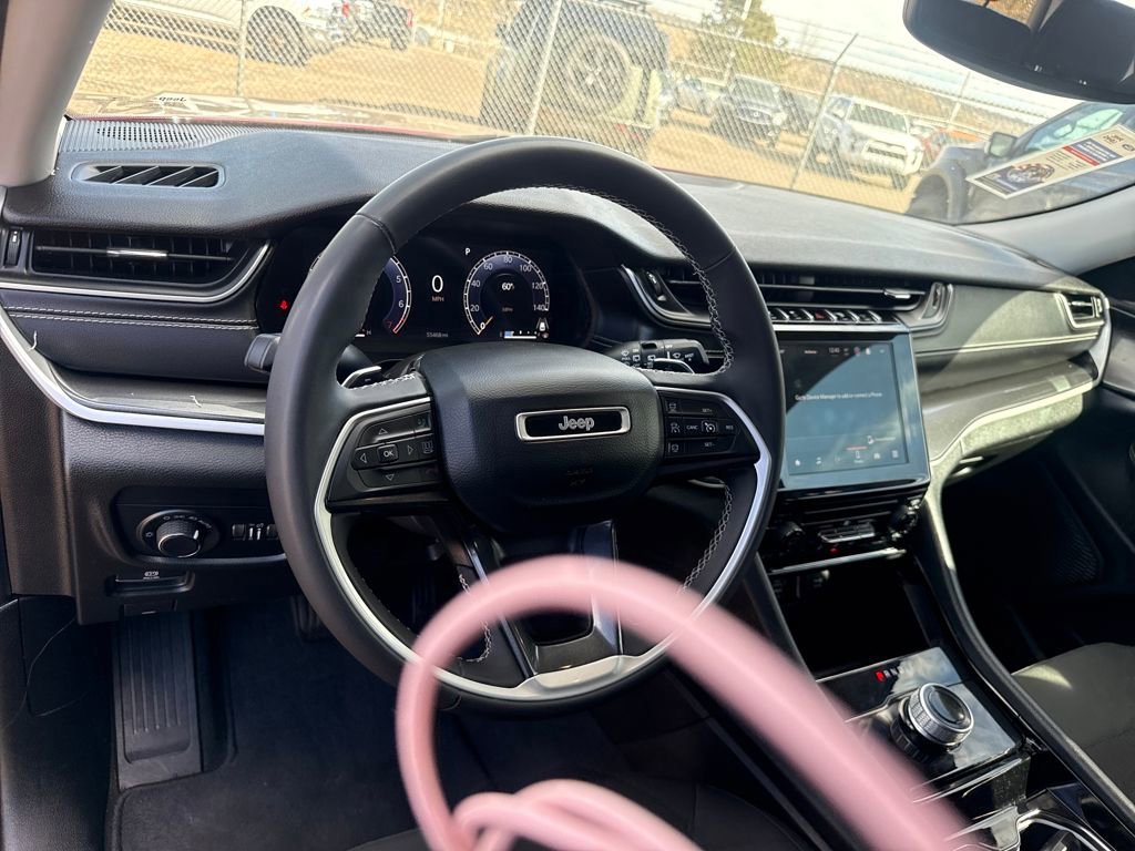 Used 2023 Jeep Grand Cherokee L Laredo image 17