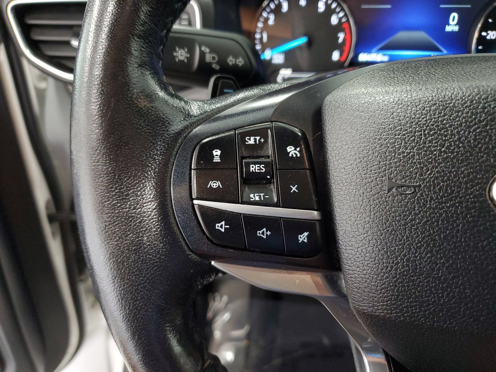 Certified 2020 Ford Explorer Limited w/ Hybrid Equipment Group 310A AWD/4WD image 21