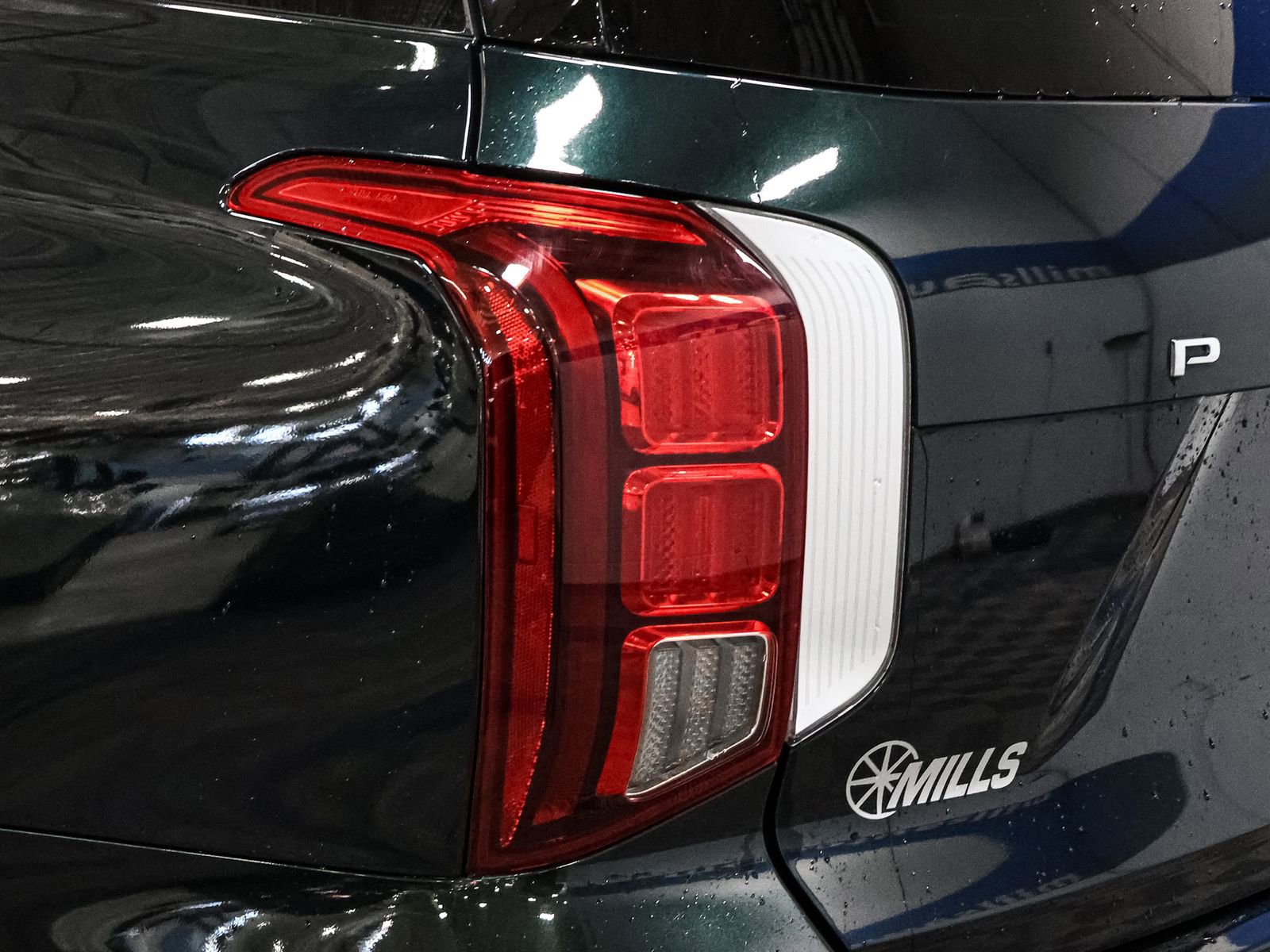 Used 2024 Hyundai Palisade Calligraphy image 15