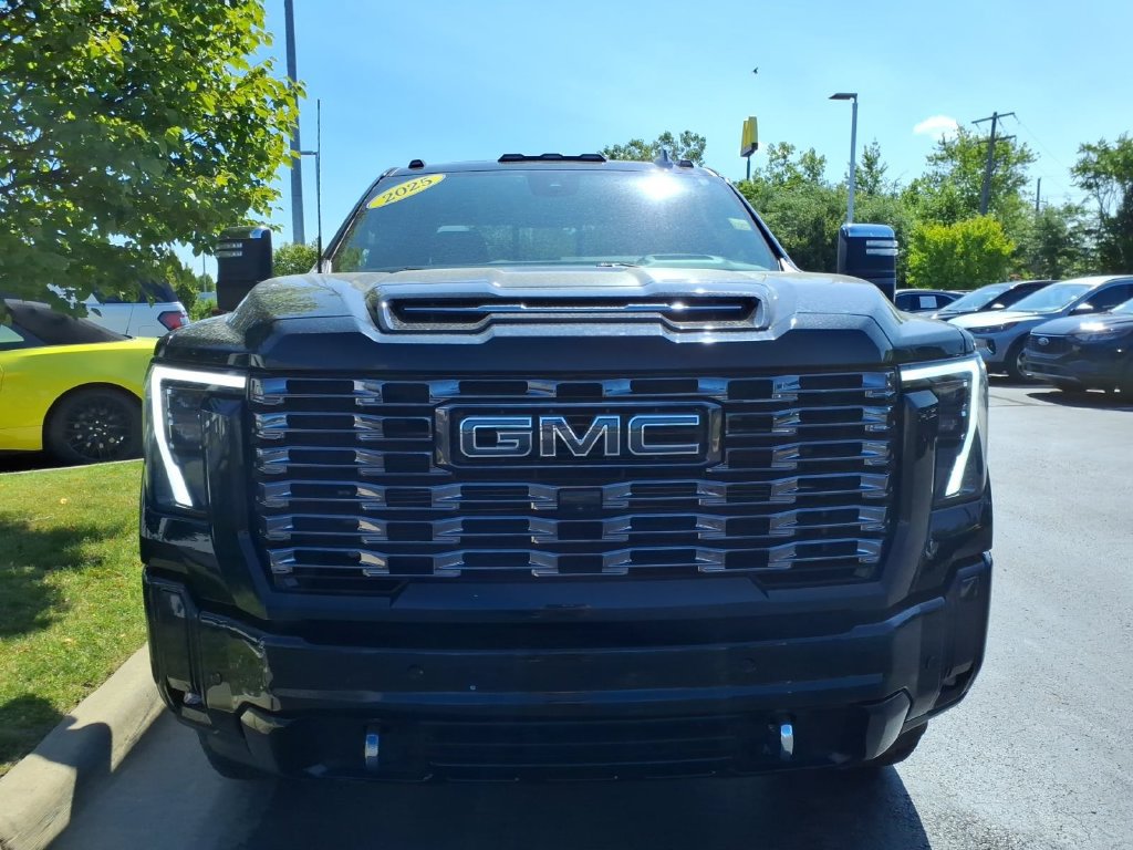 Used 2025 GMC Sierra 2500 Denali Ultimate AWD/4WD image 2