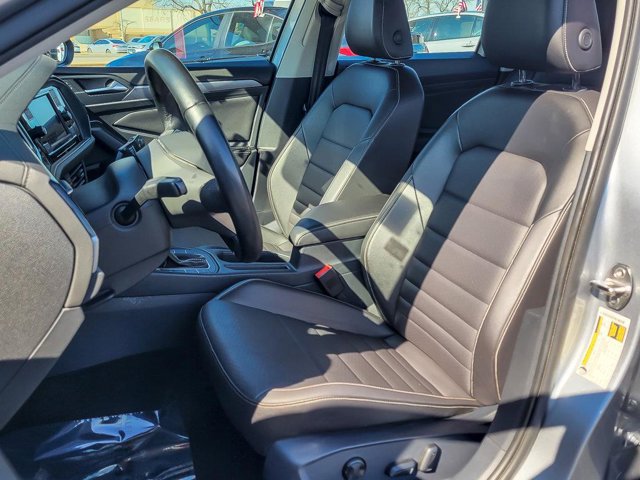 Used 2024 Volkswagen Jetta SE FWD image 11