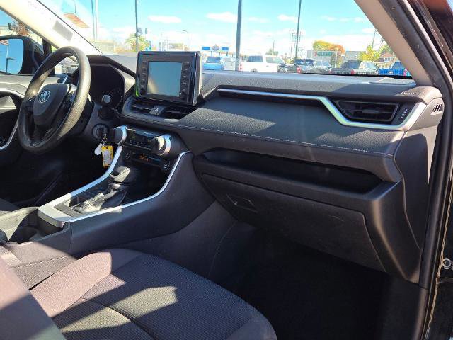 Used 2019 Toyota RAV4 LE image 7
