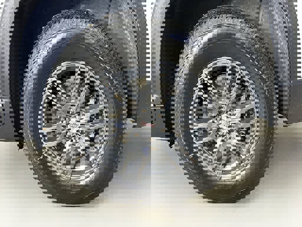 Used 2025 GMC Acadia Elevation image 11