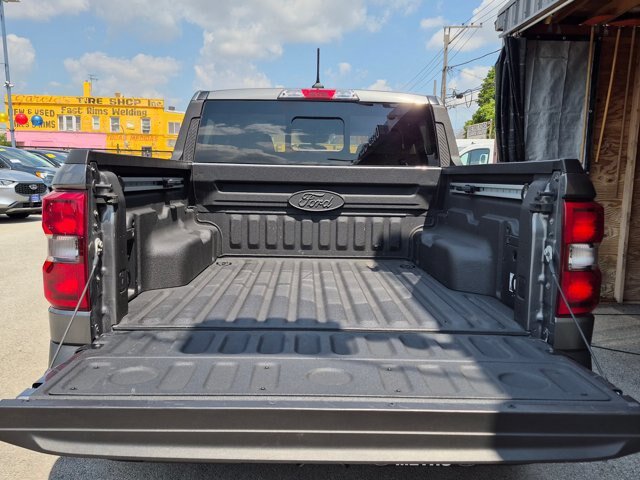 Certified 2024 Ford Maverick Lariat w/ Black Appearance Package FWD image 26