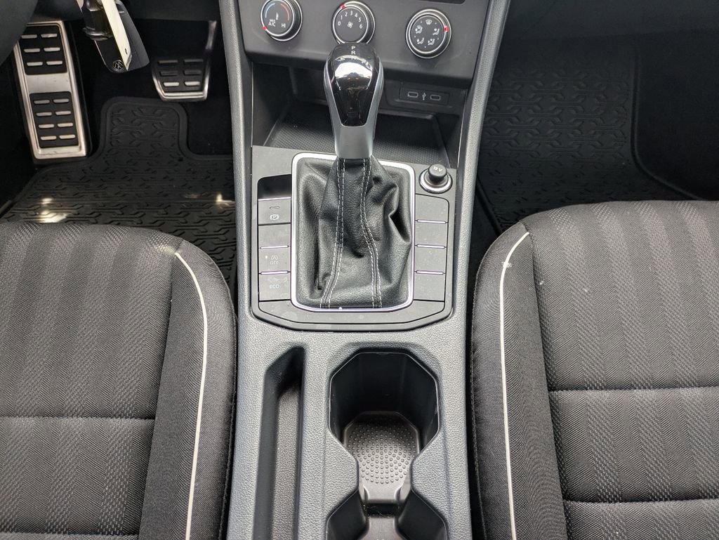 Used 2024 Volkswagen Jetta Sport FWD image 19