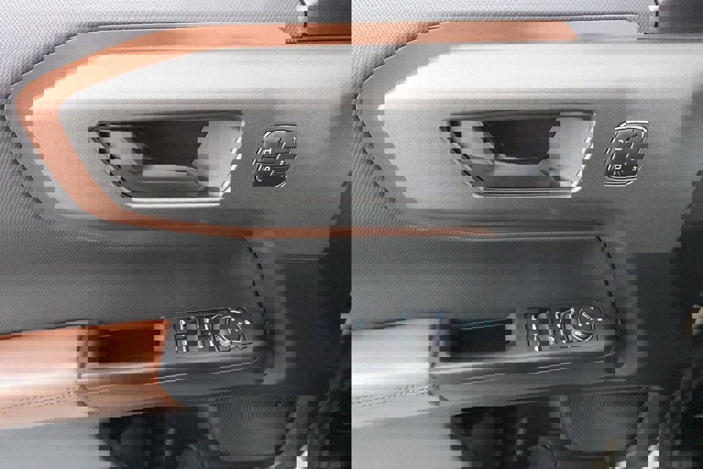 Certified 2025 Ford Bronco Sport Outer Banks w/ Outer Banks Tech Package+ image 9