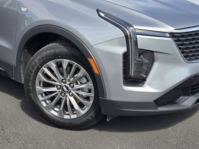 Used 2025 Cadillac XT4 Premium Luxury FWD image 9