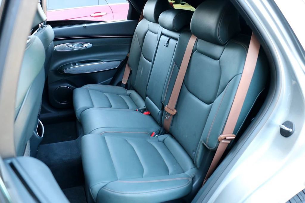 Used 2023 Genesis GV70 2.5T w/ Advanced Package image 21