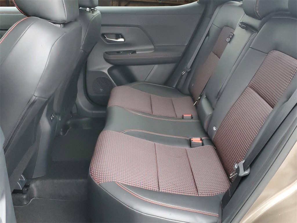 Used 2025 Nissan Kicks SR image 34