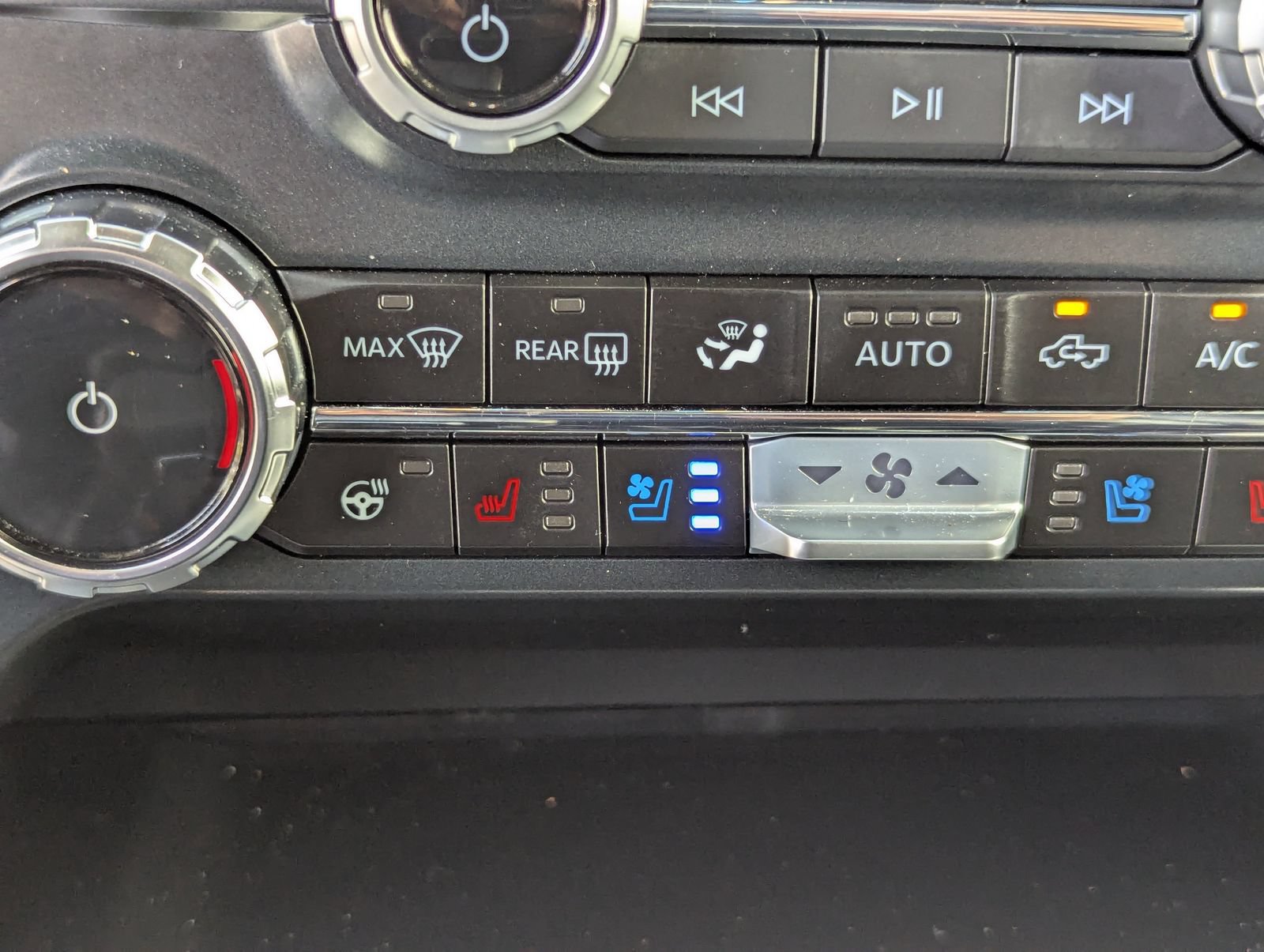 Certified 2025 Ford F150 Lariat w/ Equipment Group 501A Mid AWD/4WD image 31