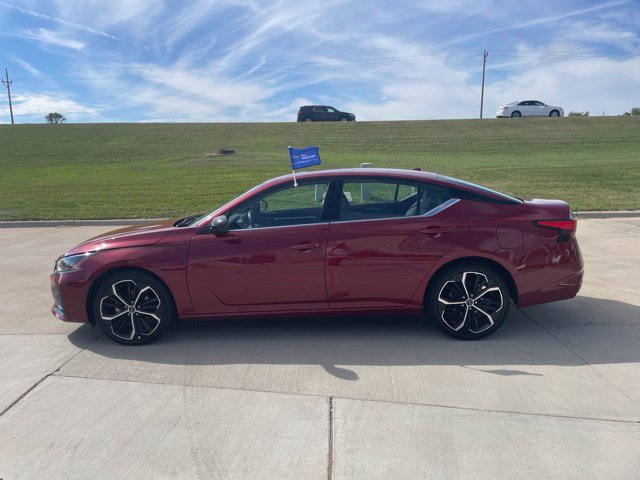 Used 2024 Nissan Altima 2.5 SR FWD image 7