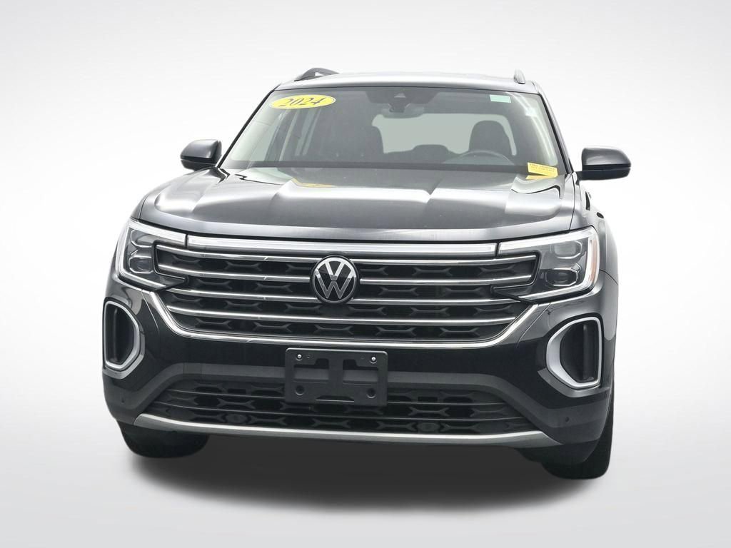 Used 2024 Volkswagen Atlas SE FWD image 2