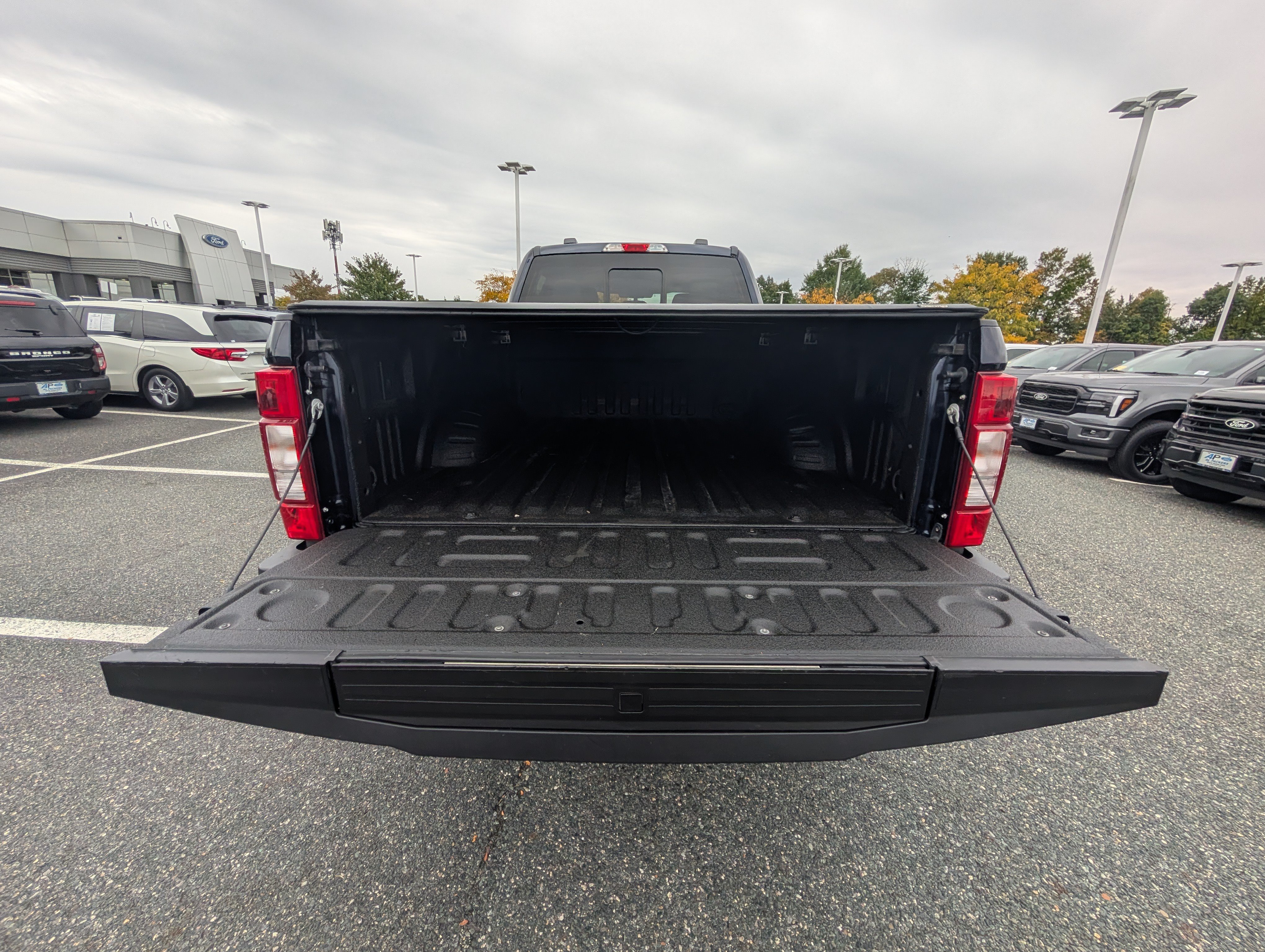 Certified 2022 Ford F250 XLT w/ XLT Premium Package AWD/4WD image 14