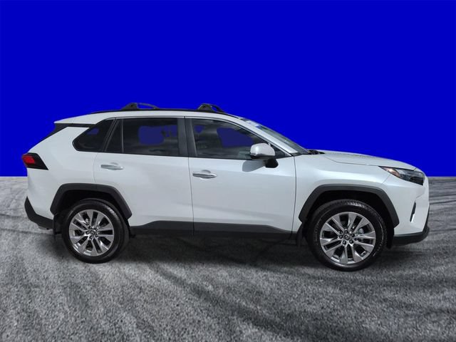 Used 2025 Toyota RAV4 Limited FWD image 3